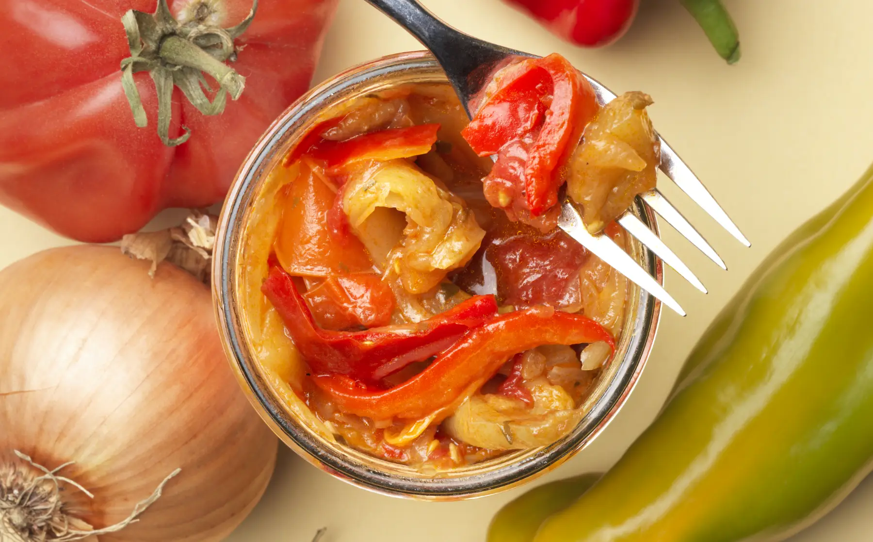 Ein Blick in Glas von Bio Sataraš, Teil des Bundles Špajz von BioBalkan