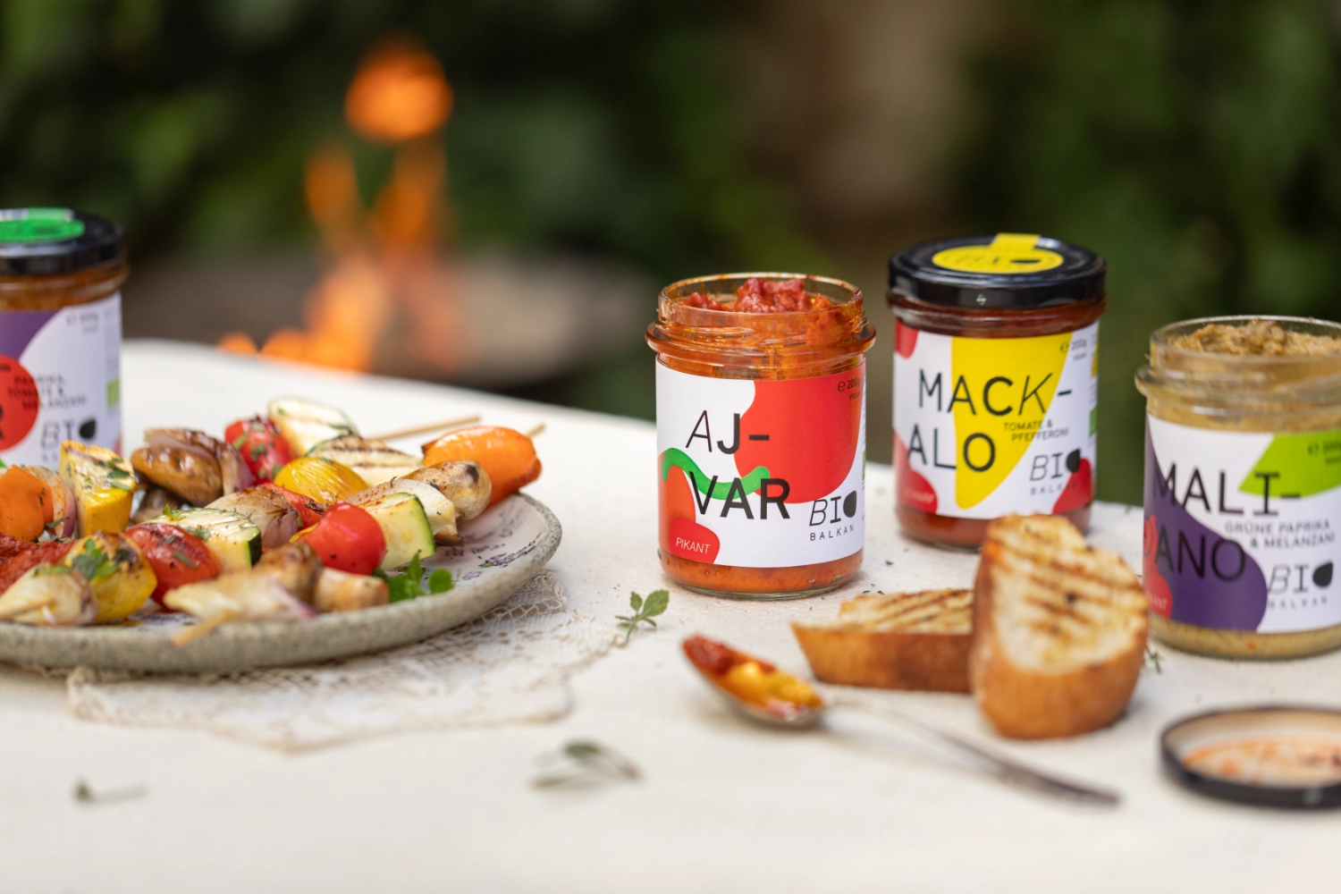 Grillen wie am Balkan mit Bio-Ajvar&Co.